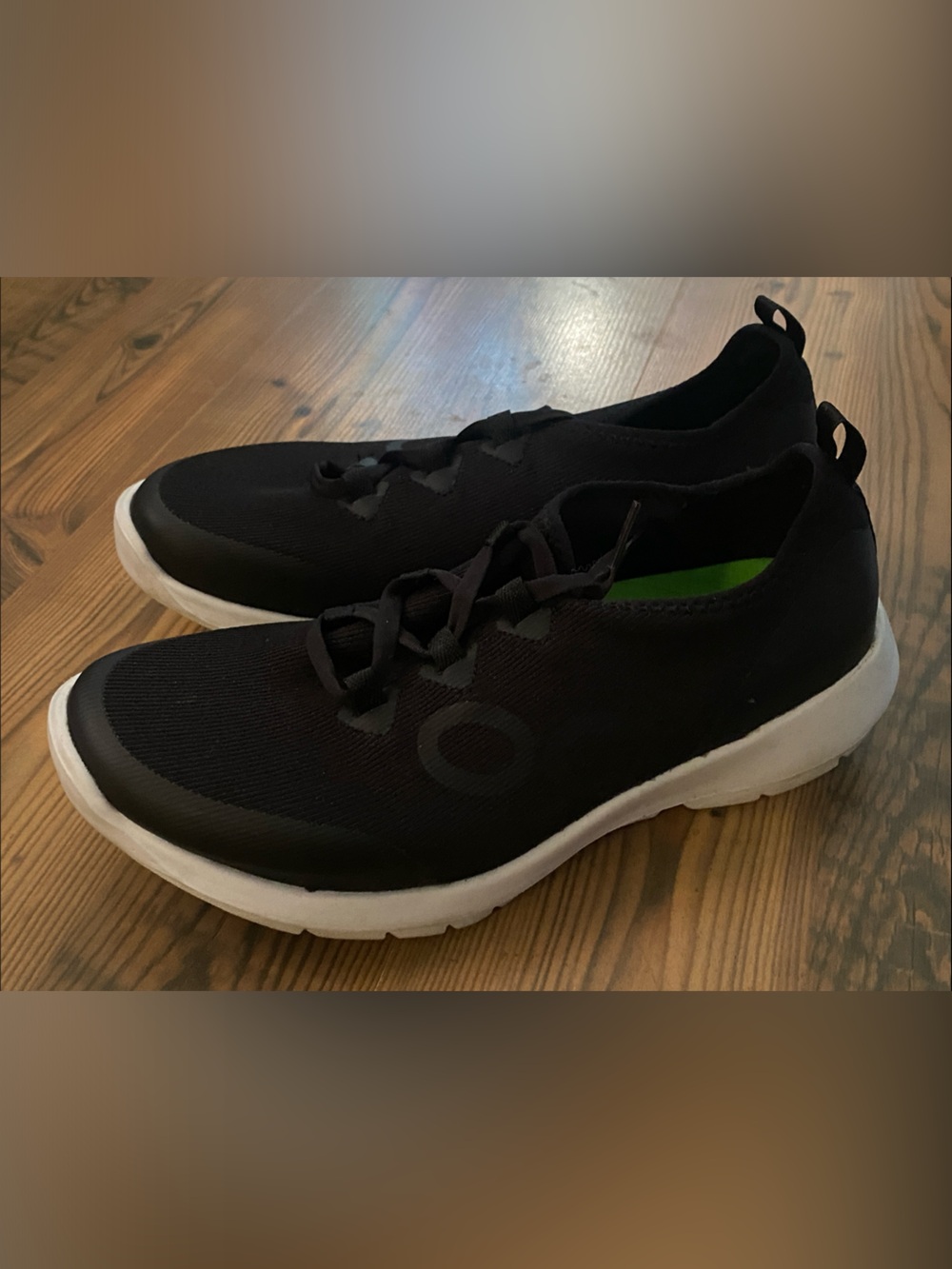 OOFOS Recovery Womens Size 7 Black Knit Slip-On Sneakers with White Sole